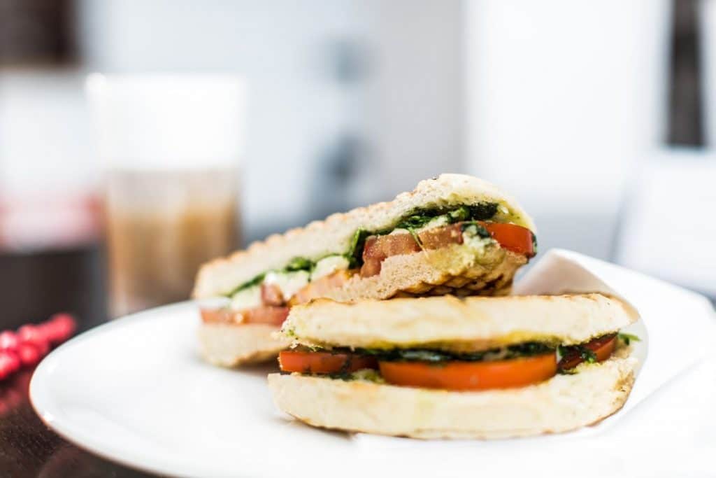 Mittagessen im Café Sehnsucht: Focaccia